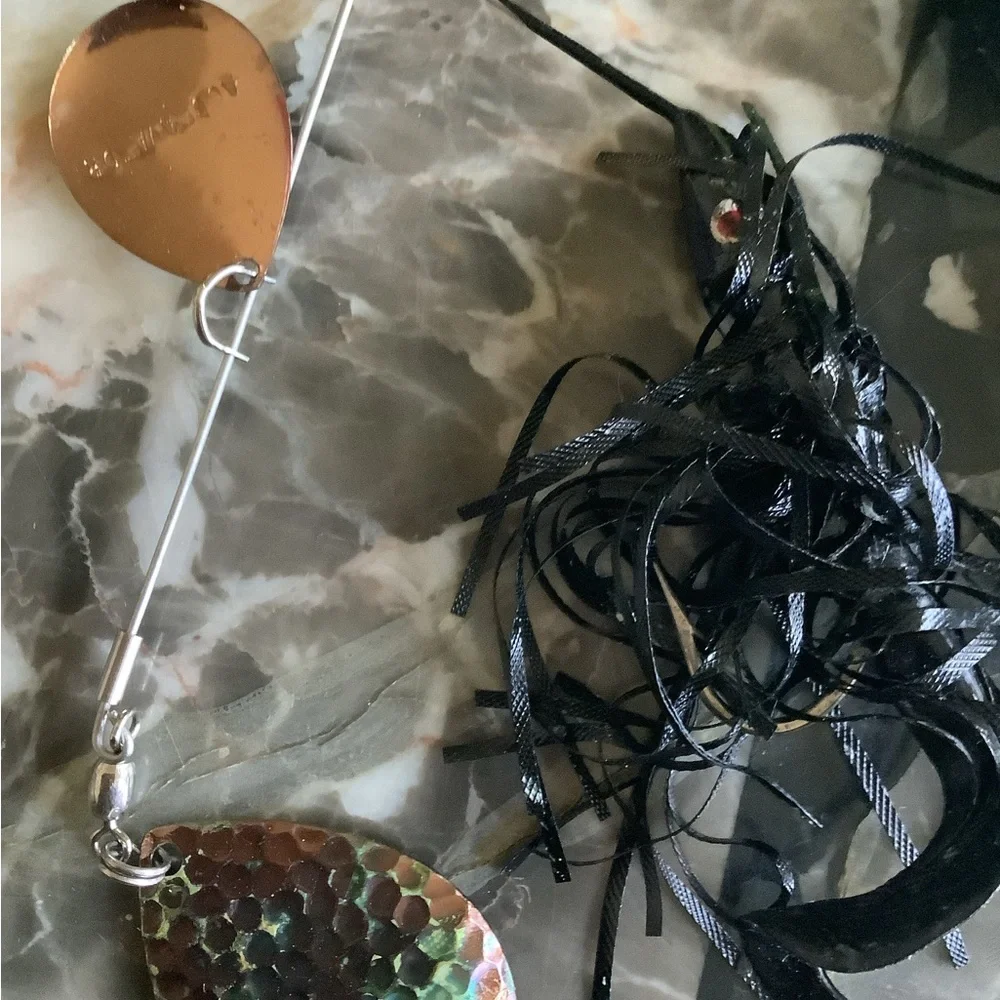 Sea shark /burke vintage spinnerbait fishing lures lot of 4